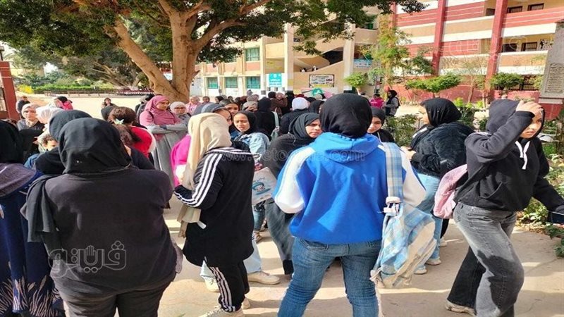 طلاب الشهادة الاعدادية