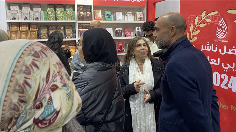 لبنى ونس في جولة