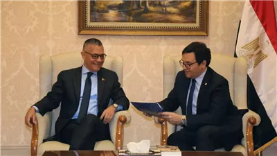 وزير الثقافة يستقبل نظيره الفنزويلي بمعرض القاهرة للكتاب