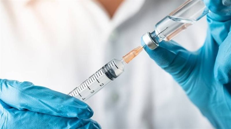 التطعيمات الأساسية،
