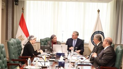 وزيرا البترول والبيئة يبحثان التكامل في خفض الانبعاثات
