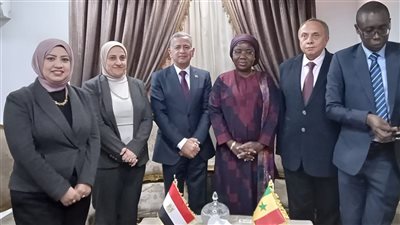 تعاون بين 
