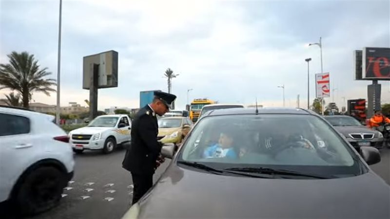 رجال الشرطة يشاركون
