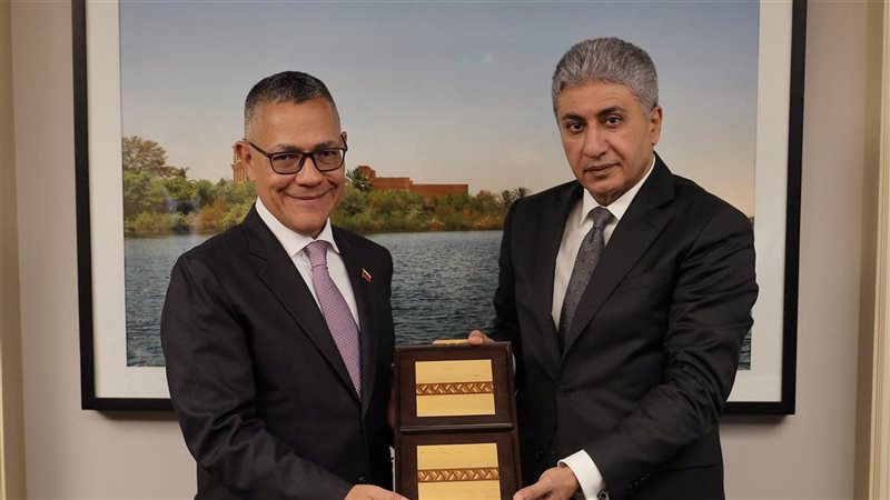 لقاء وزير السياحة