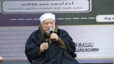 فقد العالم بوفاته مصباحًا منيرًا، مفتي الجمهورية ينعى الدكتور أحمد عمر هاشم 