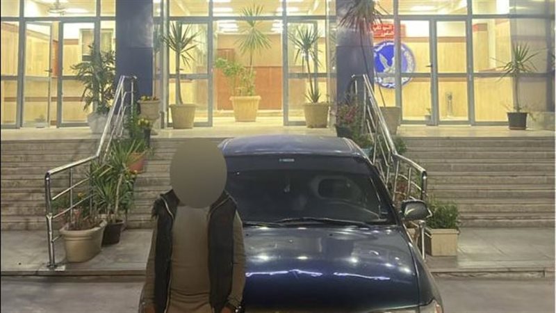 ضبط طفل يقود سيارة