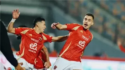 نجم الأهلي يحبط جماهير الأحمر بشأن جراديشار ويذكرهم بمحمد شريف