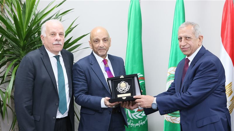 مذكرة تفاهم بين الأكاديمية