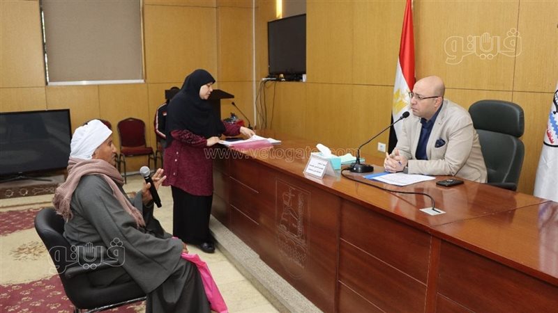 محافظ بني سويف يلتقي