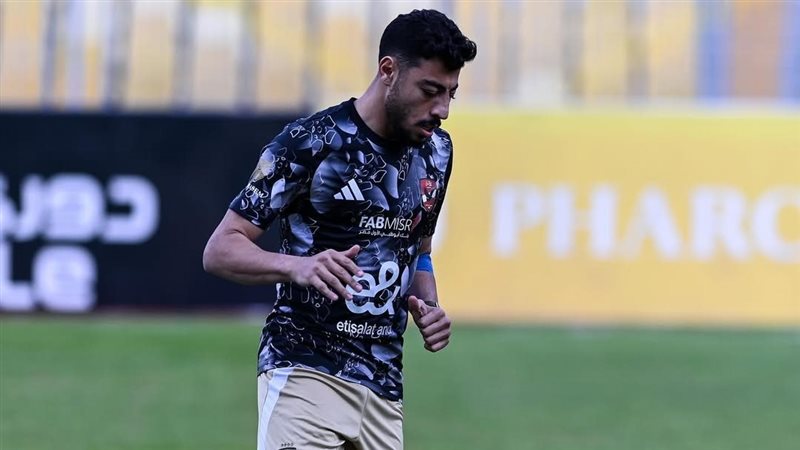 أكرم توفيق لاعب الأهلي،
