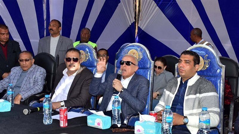  لقاء جماهيري لمحافظ