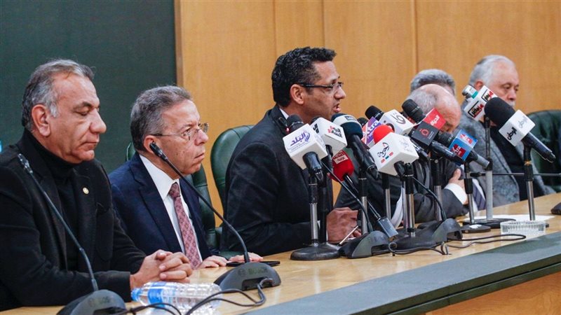 ١٠ نقابات مهنية تدعم