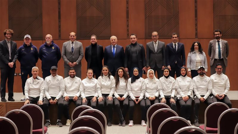 أبو ريدة مع السفير