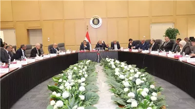 وزير الصناعة: تشكيل لجنة لبحث تحديات استصدار شهادات سلامة الغذاء و