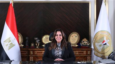 وزيرة التنمية المحلية تعقد اجتماعًا مع عدد من قيادات الوزارة لمتابعة ملفات العمل