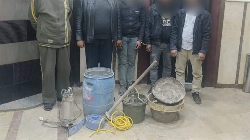 القبض على 5 أشخاص