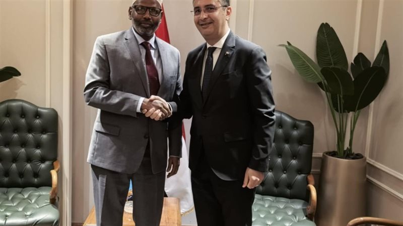 وزير التموين مع وزير