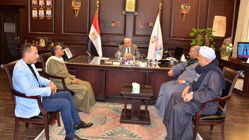 محافظ الأقصر يستقبل