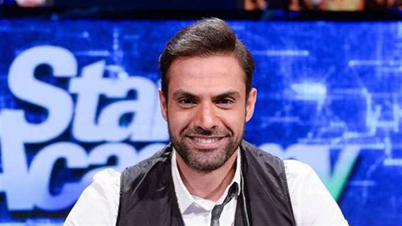 الشاعر الغنائي أمير