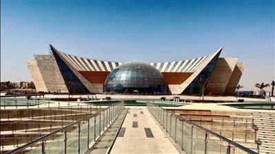 رئيس الوزراء يبدأ جولة تفقدية بمدينة المعرفة بالعاصمة الإدارية الجديدة