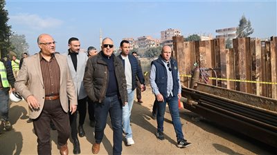 وزير الري يوجه بالحفاظ على الطابع الأثري للقنطرة القديمة ببحر مويس