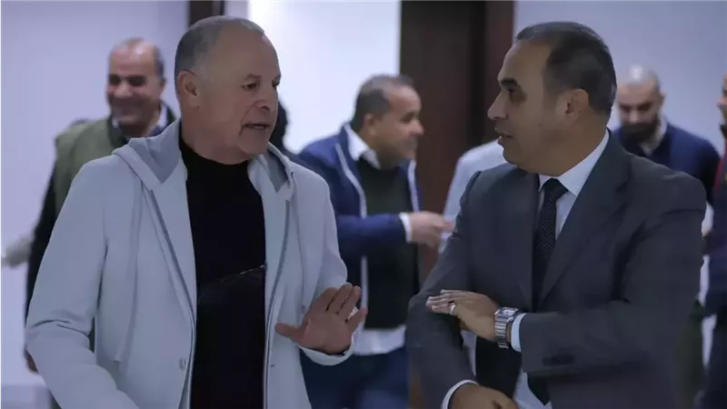 أبو ريدة يصطحب رئيس