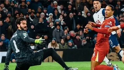 تاريخ لقاءات ليفربول ضد توتنهام في كأس كاراباو