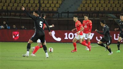 رغم تقدمه بثنائية، الأهلي يتعادل 2/2 أمام بتروجيت في الشوط الأول 