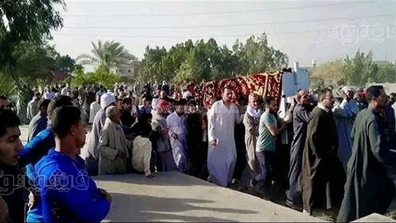 دفن جثتي زوجين لقيا