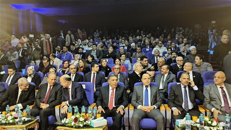 بدء الاحتفال بالعيد