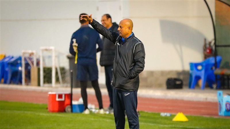 طارق مصطفي، فيتو