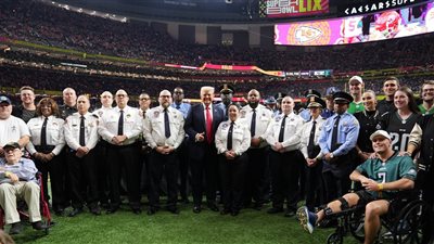  ترامب أول رئيس أمريكي يحضر مباراة Super Bowl (فيديو)
