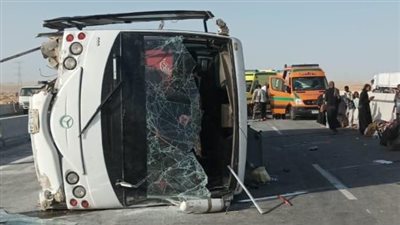 أقوال شهود العيان بحادث مصرع وإصابة 33 شخصًا في انقلاب أتوبيس على طريق الواحات