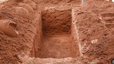 ما هي الطريقة الأصح للدفن: القبر المستقل أم المدافن الجماعية؟ أمين الفتوى يجيب