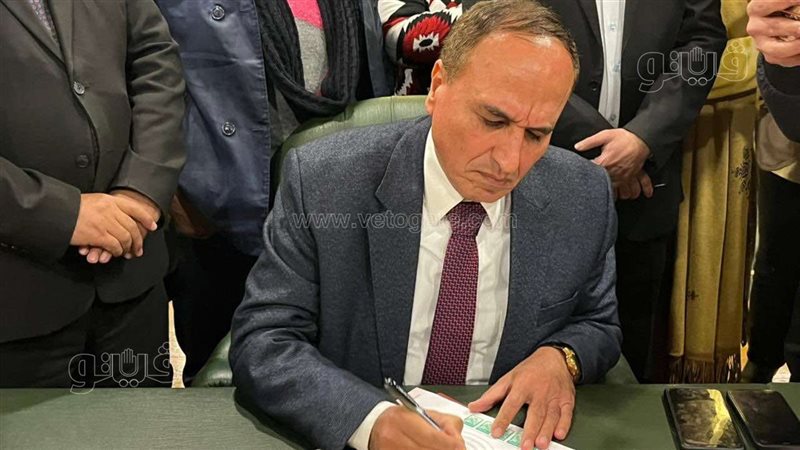 الكاتب الصحفي عبد