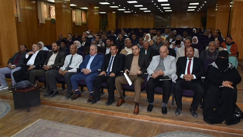 أثناء الاجتماع 