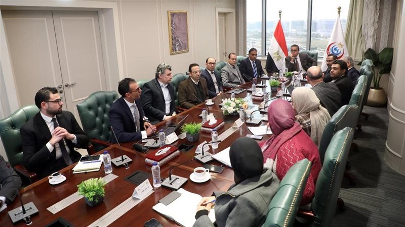 اجتماع وزير الصحة