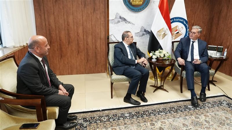 لقاء وزير البترول