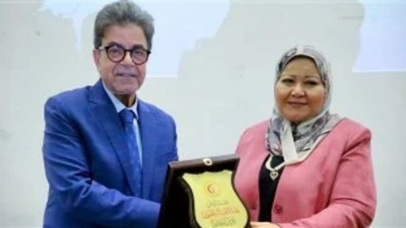 نقيب البيطريين يكرم