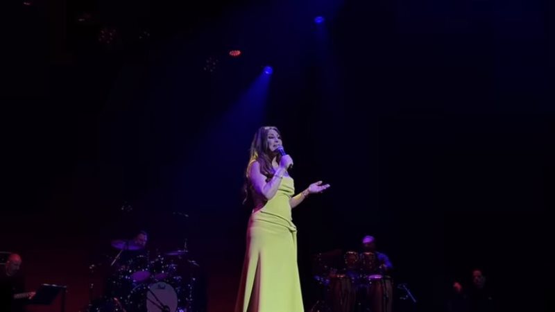 إليسا، فيتو 
