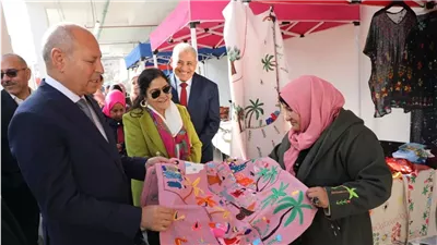 افتتاح 