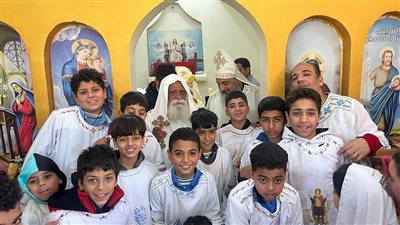 أسقف مطاي يرسم شمامسة جدد بكنيسة الأمير تادرس الشطبي