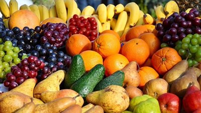 الرمان يتراجع 10 جنيهات، أسعار الفاكهة اليوم في سوق العبور