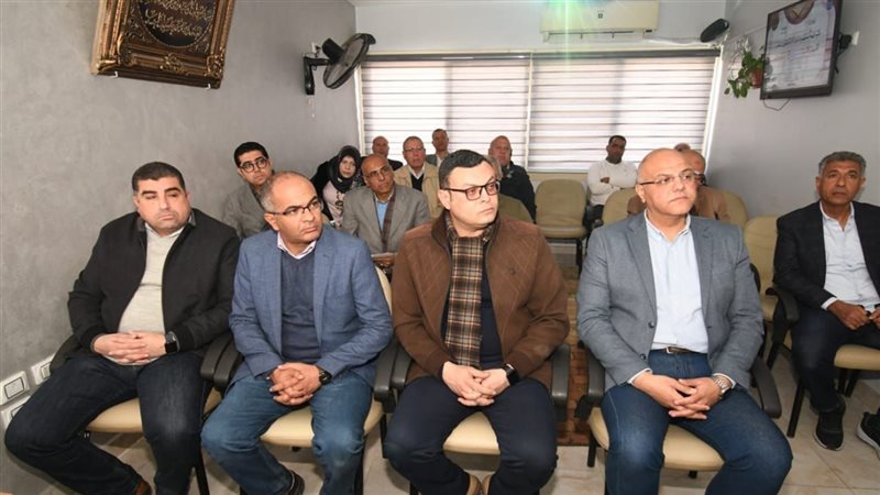 وزير الإسكان ومحافظ