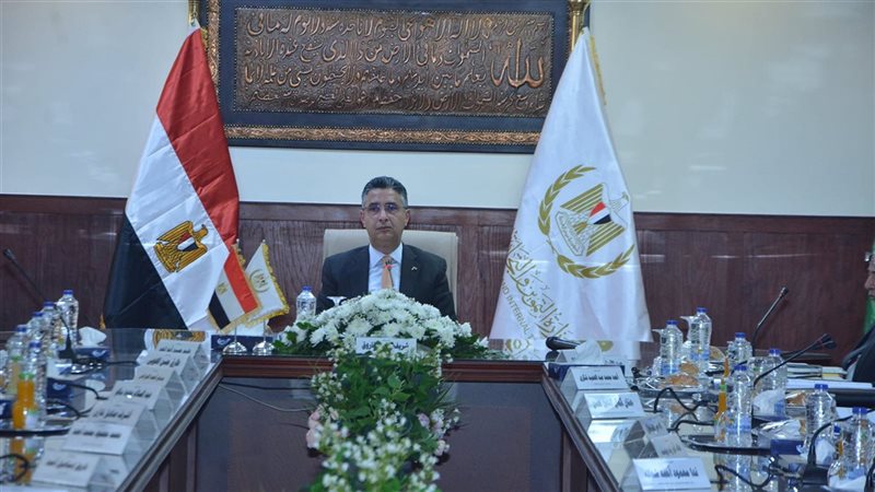  الدكتور شريف فاروق