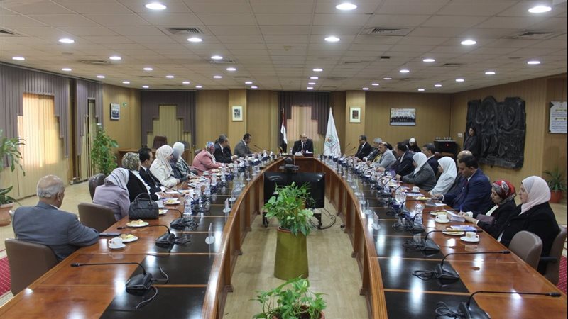 اجتماع بجامعة المنصورة