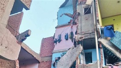 انهيار عقار قديم فى حي شرق بالإسكندرية 