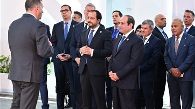  السيسي يتفقد أجنحة معرض إيجبس 2025( صور )