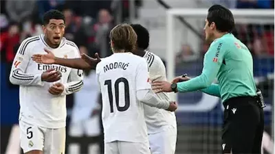 حكم أزمة ريال مدريد وأوساسونا يعود لإدارة مباريات الدوري الإسباني