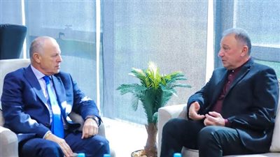 أبو ريدة يهنئ الخطيب بمناسبة استقبال نسخة كأس العالم للأندية 